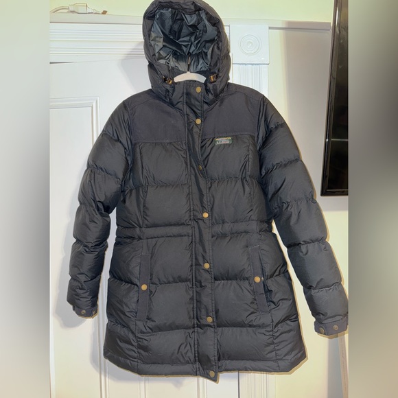 LL Bean Women's Mountain Classic Down Parka - Picture 4 of 7